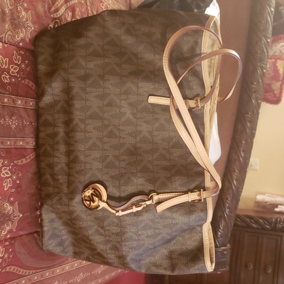 Michael Kors Handbags - Michael Kors tote